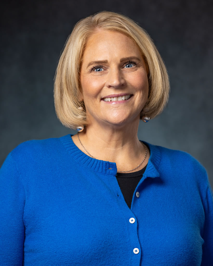Meshelle Christensen Headshot